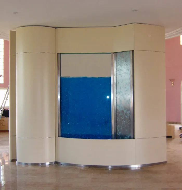 scenografia interna con giochi d'acqua per un salone villa privata